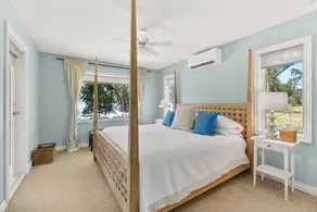 Okanagan Lake Private Beachfront Retreat – 4-Bedroom Spacious Home Sleeps 8 - Image 4