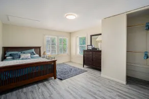 Superb, Spacious and Unique retreat in Kalamazoo! - Image 4