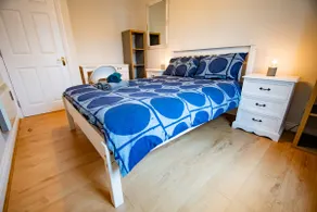 Cozy, Cute, Clean and Central. 2 Bedroom Apartment - Image 3