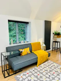 Home in Stonehouse - Image 5