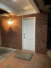 Guest Quarters - Image 4
