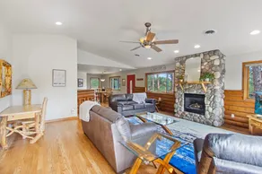 Estes Park-3 Bed/3 Bath Near Downtown & RMNP #6207 - Image 4