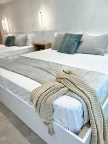 Luxury Suite with direct access to Pool/TSWA#1 - Image 2