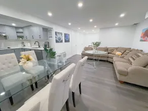 Teseo Richmond Hill Fancy 3BR 2WR 2Parking for 6 - Image 2