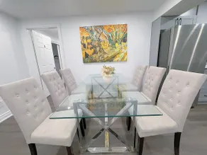 Teseo Richmond Hill Fancy 3BR 2WR 2Parking for 6 - Image 4