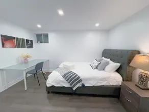 Teseo Richmond Hill Fancy 3BR 2WR 2Parking for 6 - Image 5