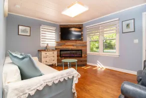 Walking distance to Old town with hot tub - Image 4