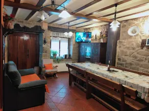 House with free Wi-Fi, a barbecue and air conditioning - Image 2