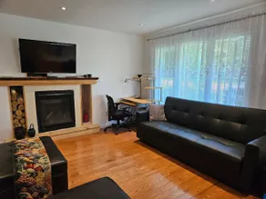 Cozy Cottage with Private Beach Access - Image 5