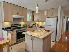 Cozy Cottage with Private Beach Access - Image 4