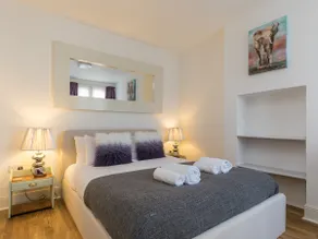 Super Chic Apartment in Beautiful Sunninghill - Pass the Keys - Image 2