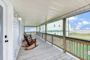 Beachfront Escape • Deck, Views & 2 Kings - Image 2