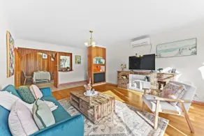 Retro Retreat - Mornington - Image 5
