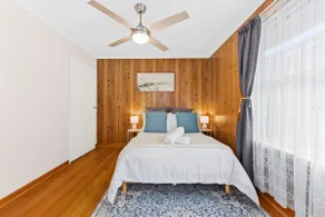Retro Retreat - Mornington - Image 4