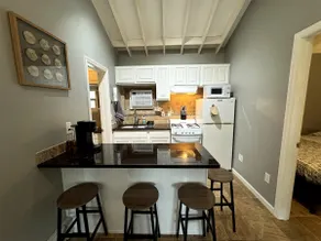 Comfy Beach Condo with Parking - Image 5