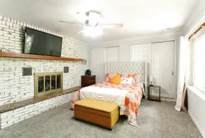 Private Basement Apartment, Sleeps 4 w/ Driveway - Image 2