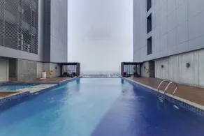 3BR Holland Village W/ Free Parking & Sky Pool - Image 2