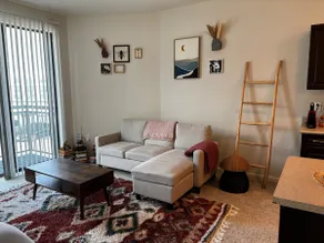 Trendy Domain Getaway, Urban Gem - Image 2