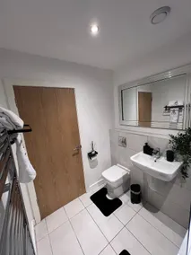 Apartment-Private Bathroom - Image 5