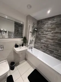 Apartment-Private Bathroom - Image 4