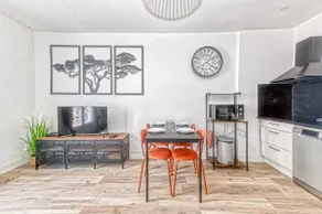 ”Le Saint-Paul” 2-room apartment, Downtown - Image 5
