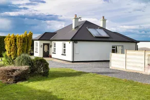 Charming 3 Bedroom Retreat - Image 2