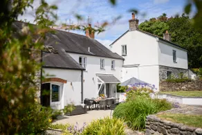 Coastal haven in Charlestown, gardens, sleeps 13 - Image 5