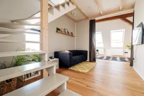 Green Loft w/free parking - Image 5
