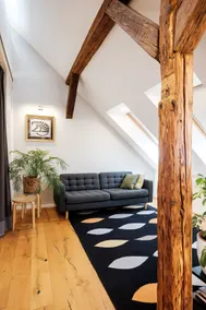 Green Loft w/free parking - Image 4