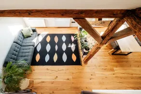 Green Loft w/free parking - Image 2