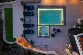 Indigo Villa with private Pool-Gym-Sauna-BBQ by Hospi Living - Image 3