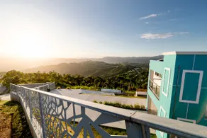 Home for 10 with Pool and Solar Panels in Caguas! - Image 2