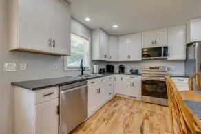 Newly Renovated Getaway Home - Image 5