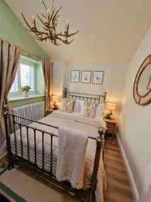 Cosy Cottage, Copper Bath, Parking, Logburner - Image 3
