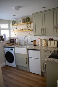 Cosy Cottage, Copper Bath, Parking, Logburner - Image 4