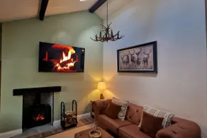 Cosy Cottage, Copper Bath, Parking, Logburner - Image 5