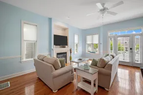 3BR/2BA Modern Beach Home - Central Air + Parking - Image 5