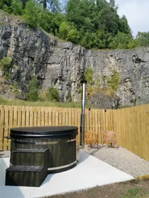 Luxury Glamping Pod with Hot Tub - Image 3