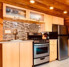 Cozy mountain A-Frame cabin on river w hottub & views. Minutes from hikes & ski! - Image 3