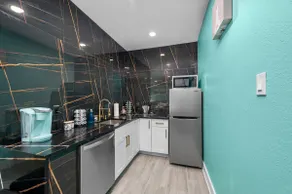 Sleek Downtown Studio - Ideal Location+Free Park - Image 5