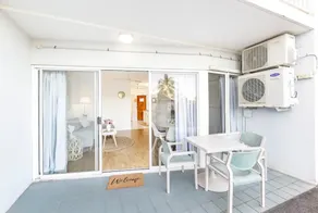 Calm on Cullen - 1 BRM, Ground floor, Pool Access - Image 3