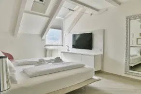 Panoramic Penthouse 200sqm, 3 Bedrooms, 2 Garages - Image 3