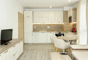 Azur Delux -1BD Flat with Parking & Pool by Flat Mаnаger - Image 5