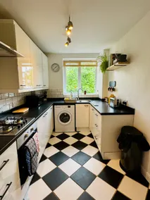 Modern Flat at Selden House - Image 4