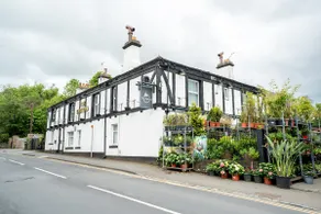 The Station Inn Apartment - Image 5