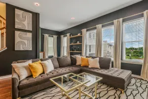”Chic” DC Townhome w/ Parking - Image 3