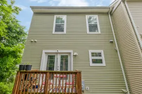 ”Chic” DC Townhome w/ Parking - Image 2