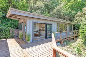 Luxe Beach View Bungalow - Image 4