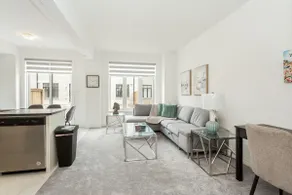 Chic Home near Niagara Falls - Image 3