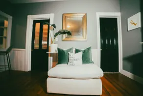 Romantic Apt. in Historic Home - Image 5